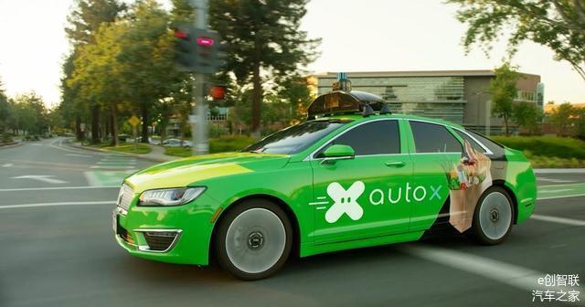 我国首个无人驾驶汽车超级数据工厂建成无人出租车还远吗